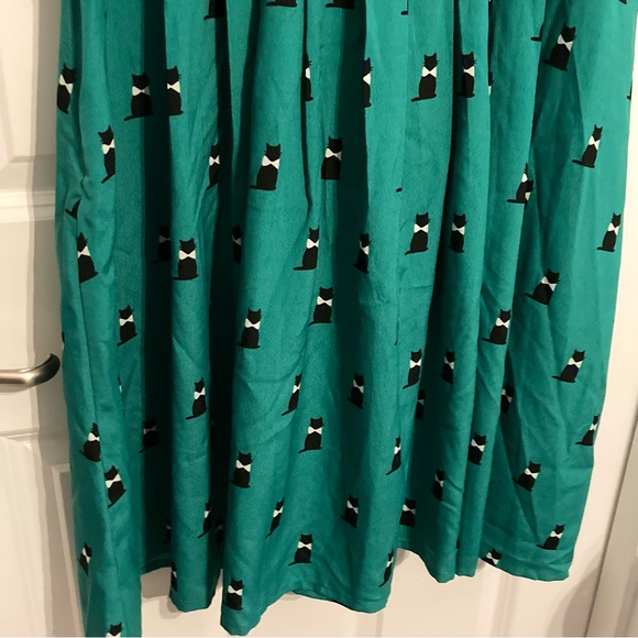 Exploratory Style A-Line Dress in Cats - Picture 6 of 6